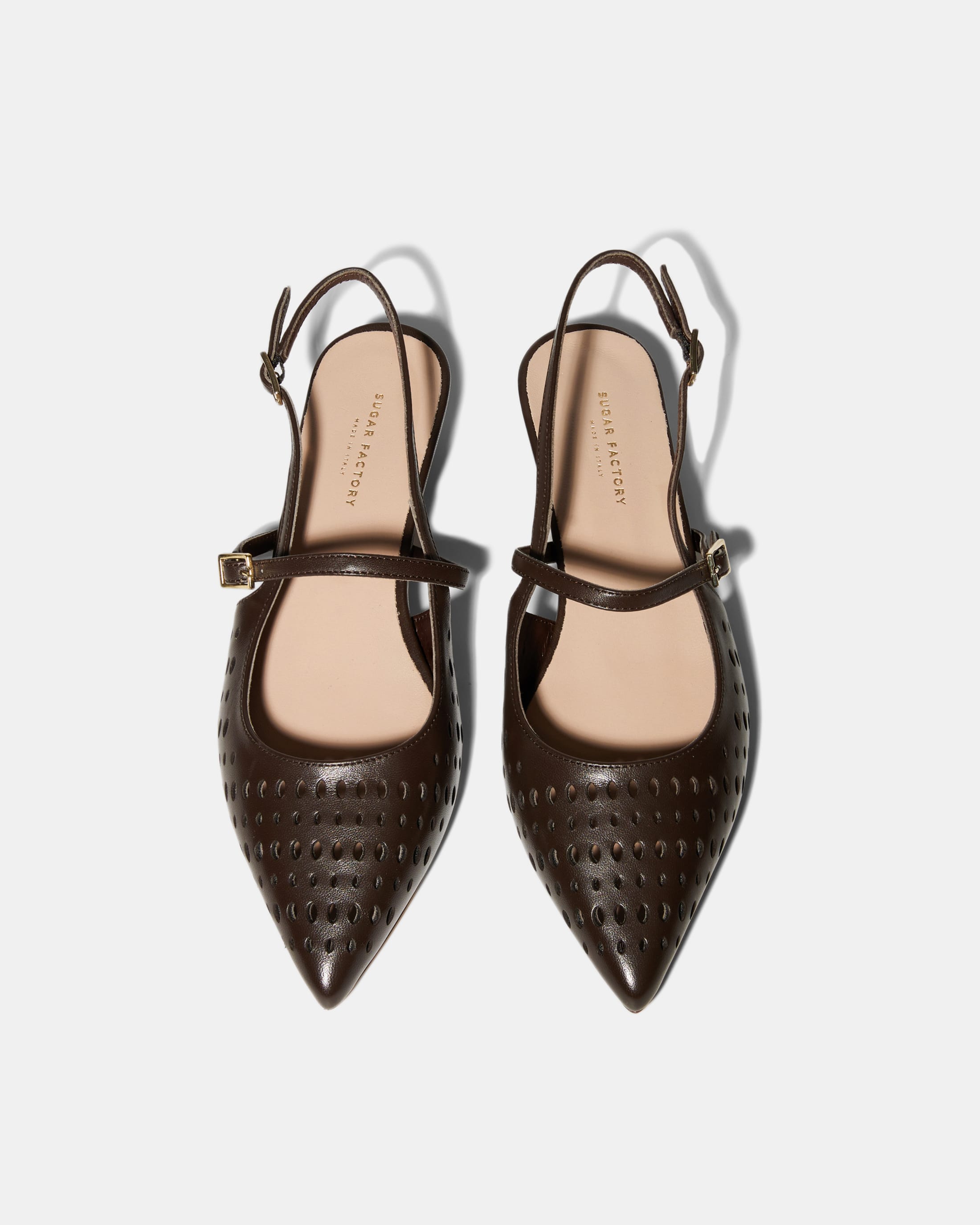 Коричневые туфли-слинги из натуральной кожи с перфорацией 