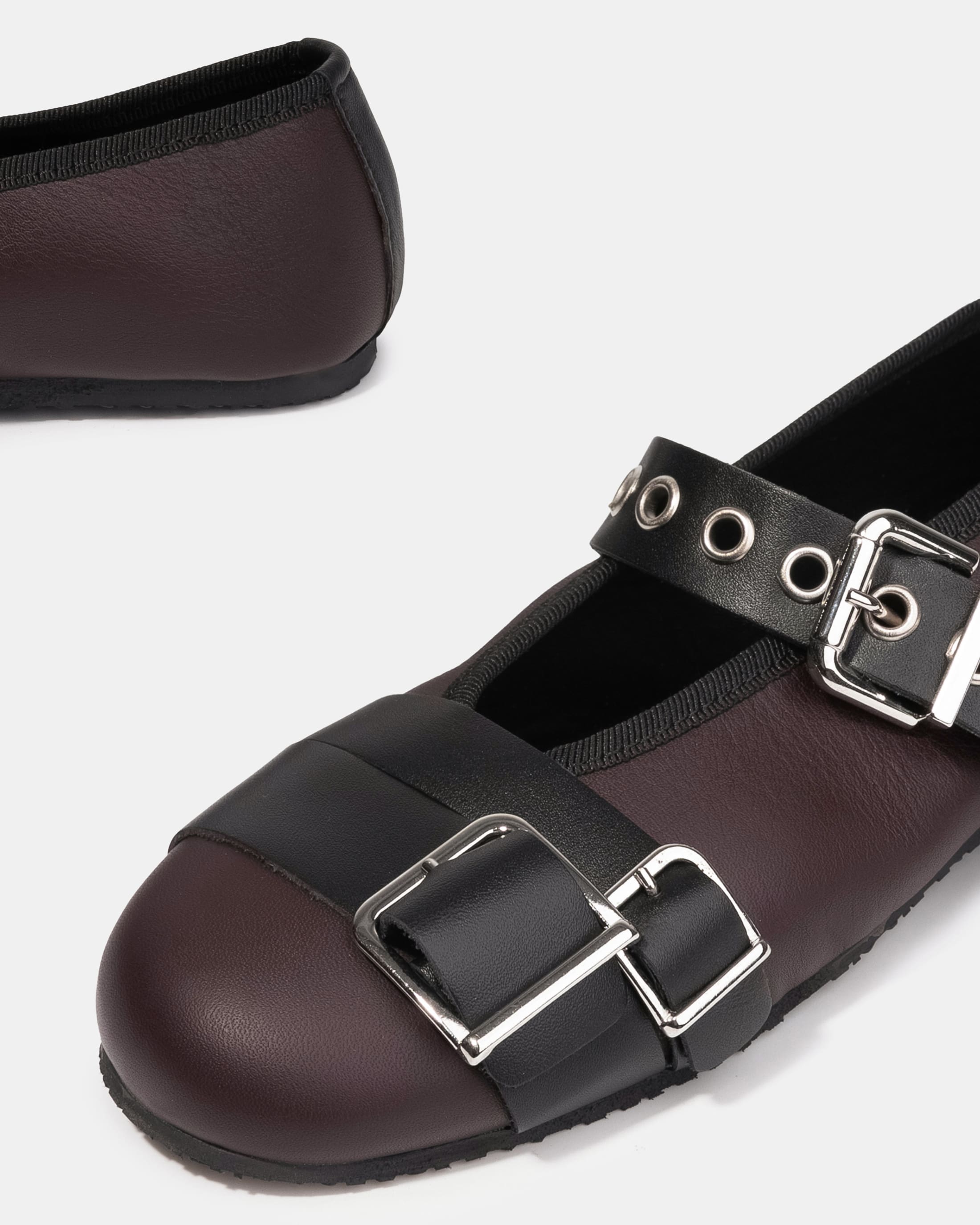 Бордовые кожаные туфли с пряжкой