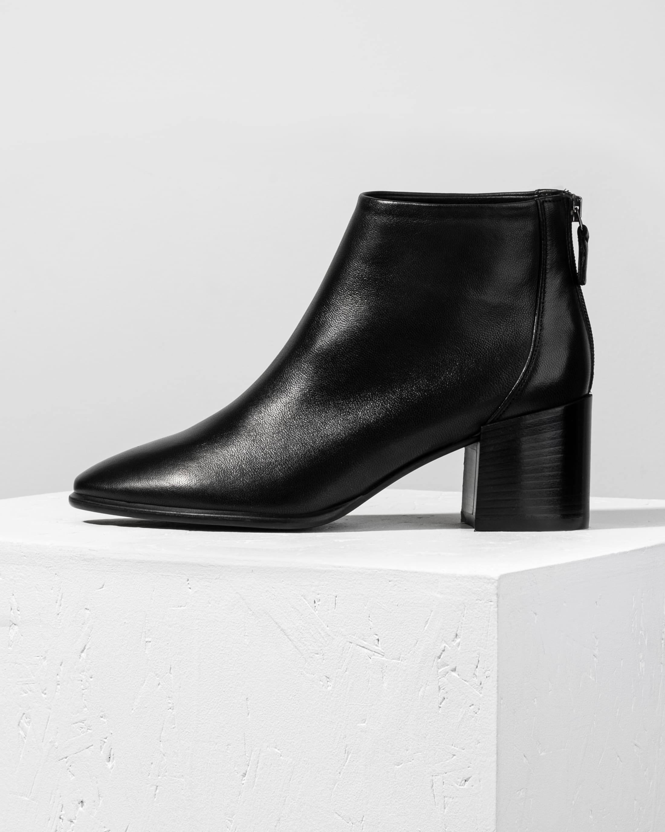 Черные ботильоны из натуральной кожи - Main image