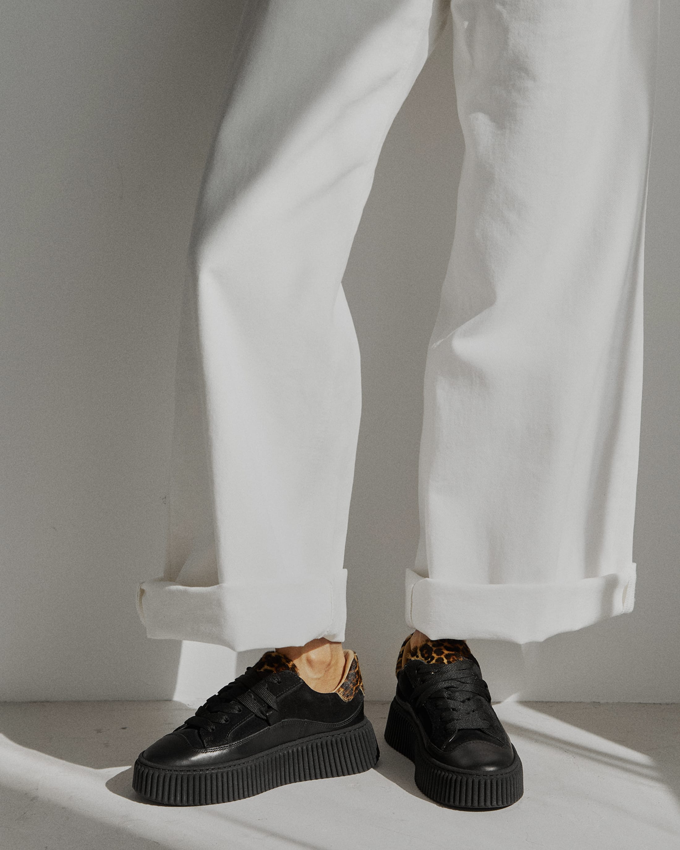 Черные кеды из натуральной кожи