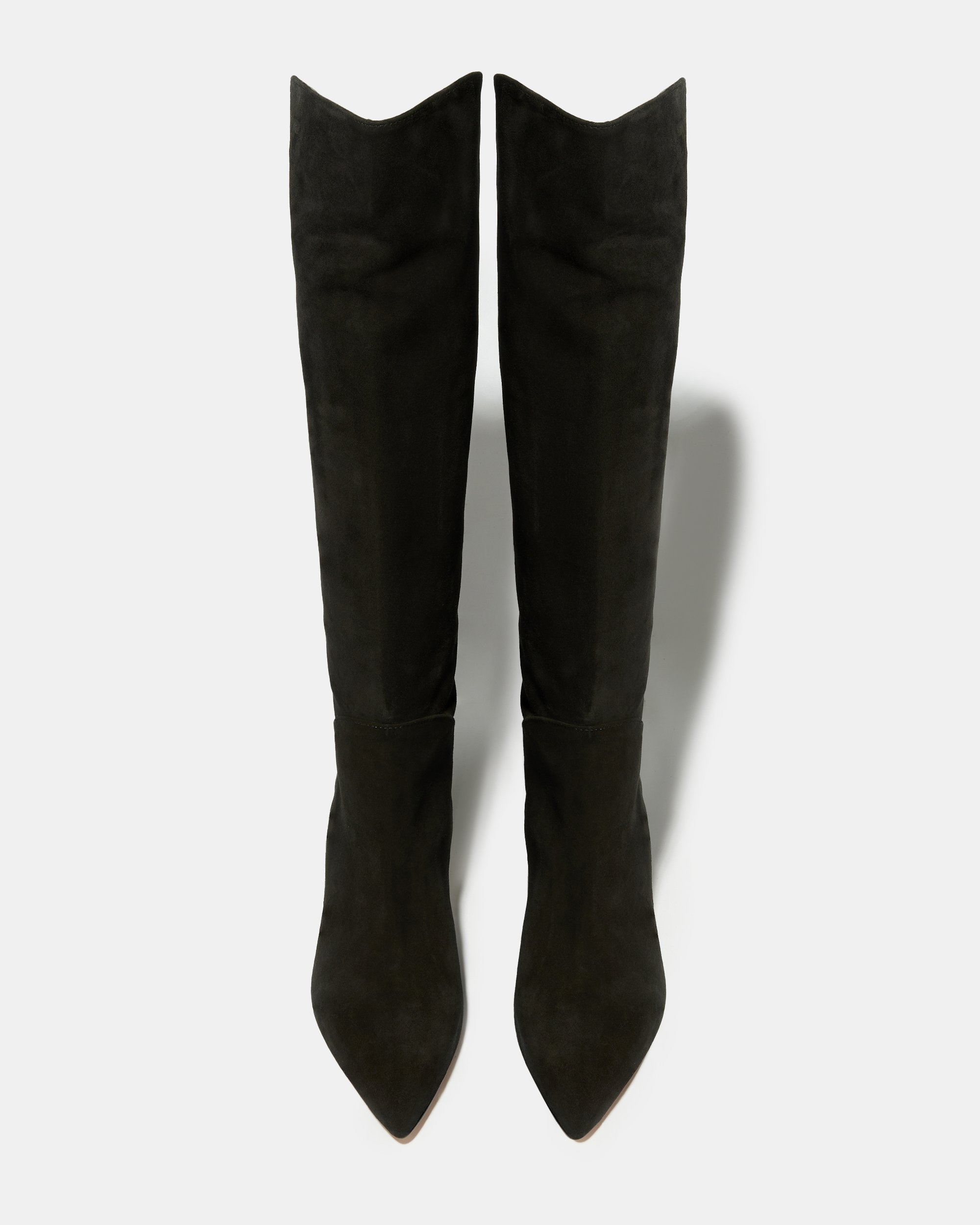 Черные замшевые сапоги