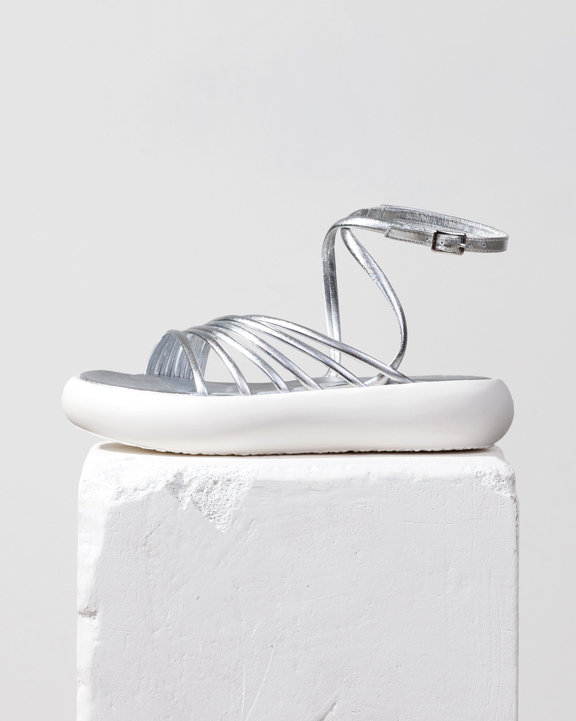 Серебряные кожаные сандалии - Main image