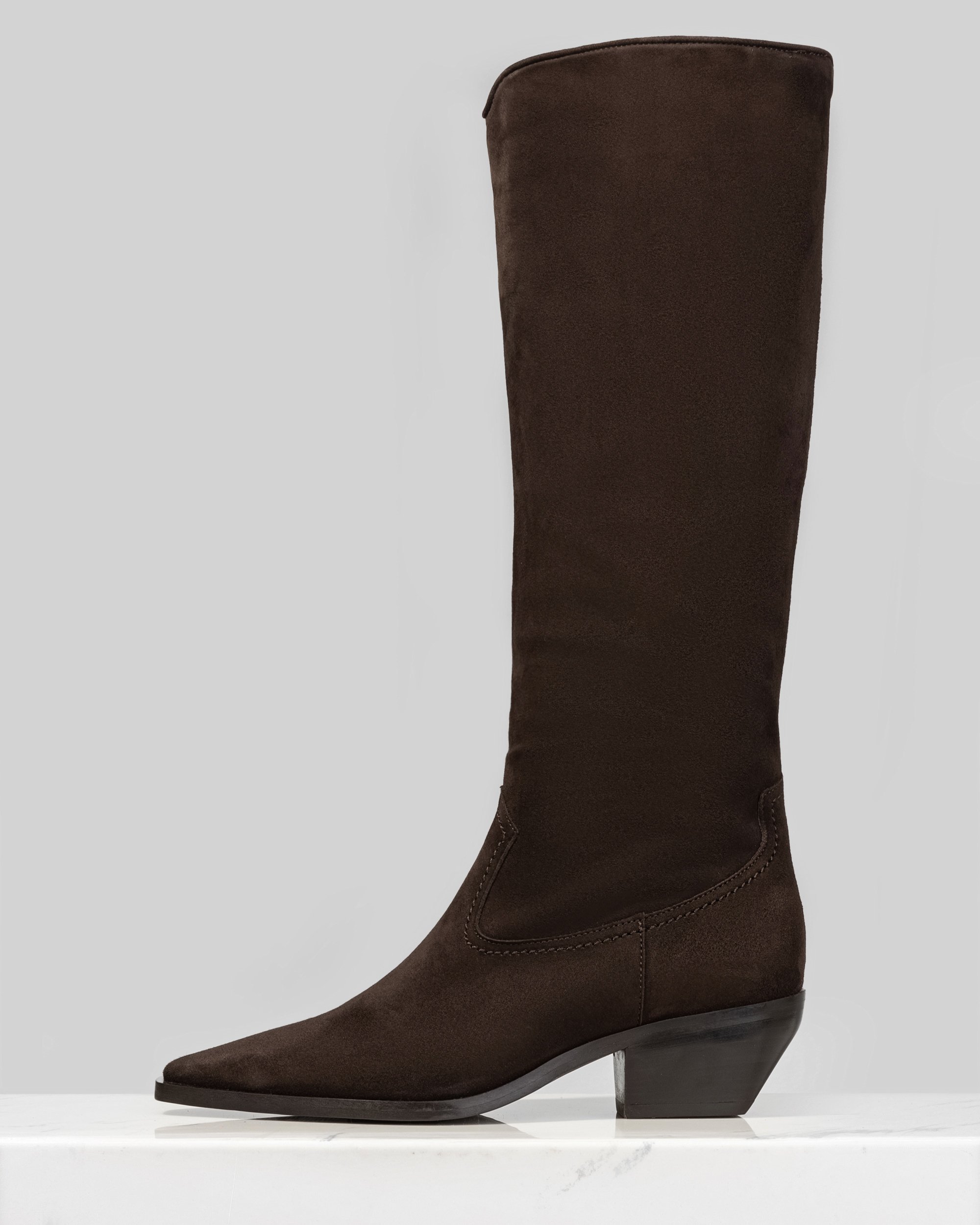Сапоги из темно-коричневой замши