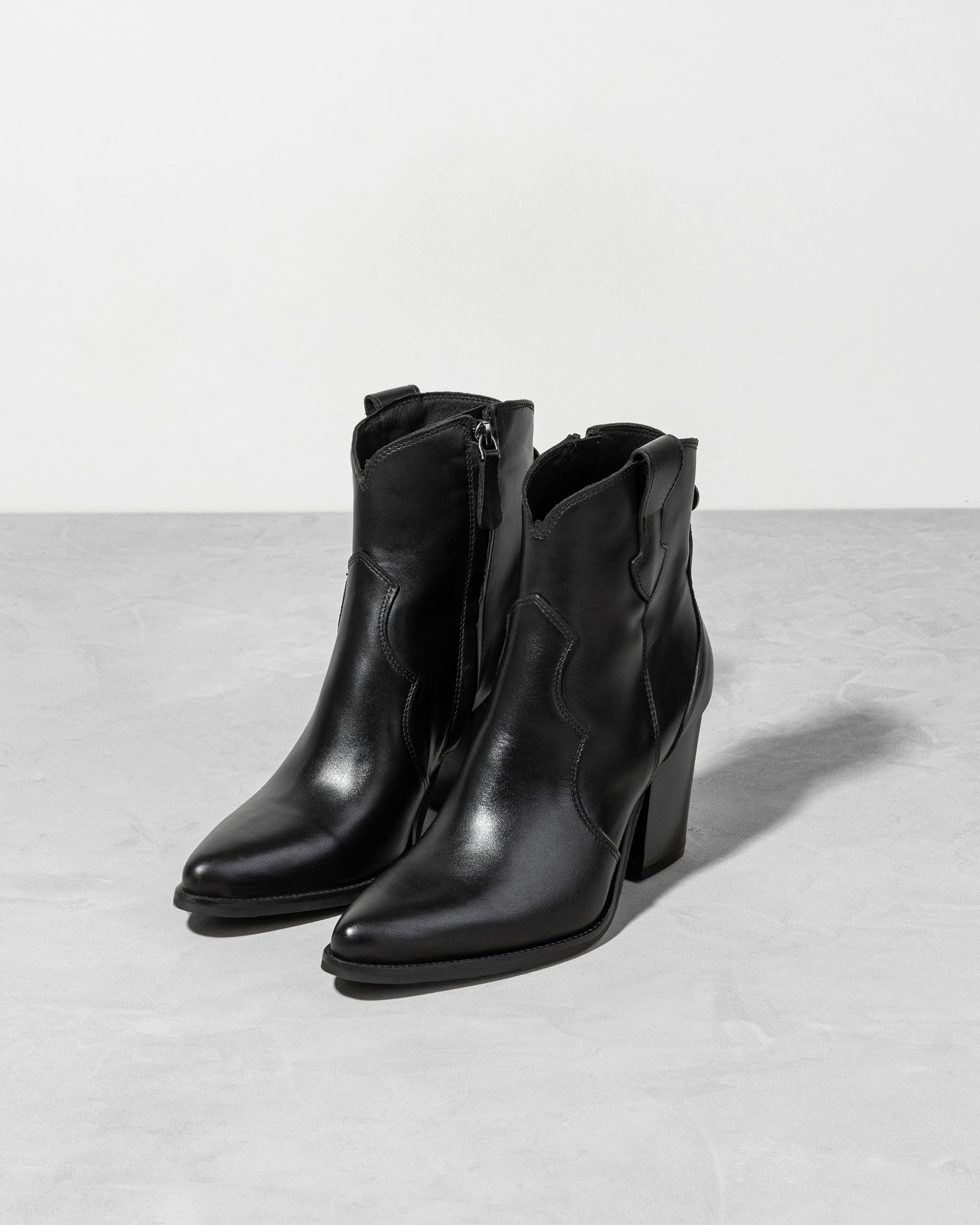 Кожаные казаки на высоком каблуке - Image 2 of 4