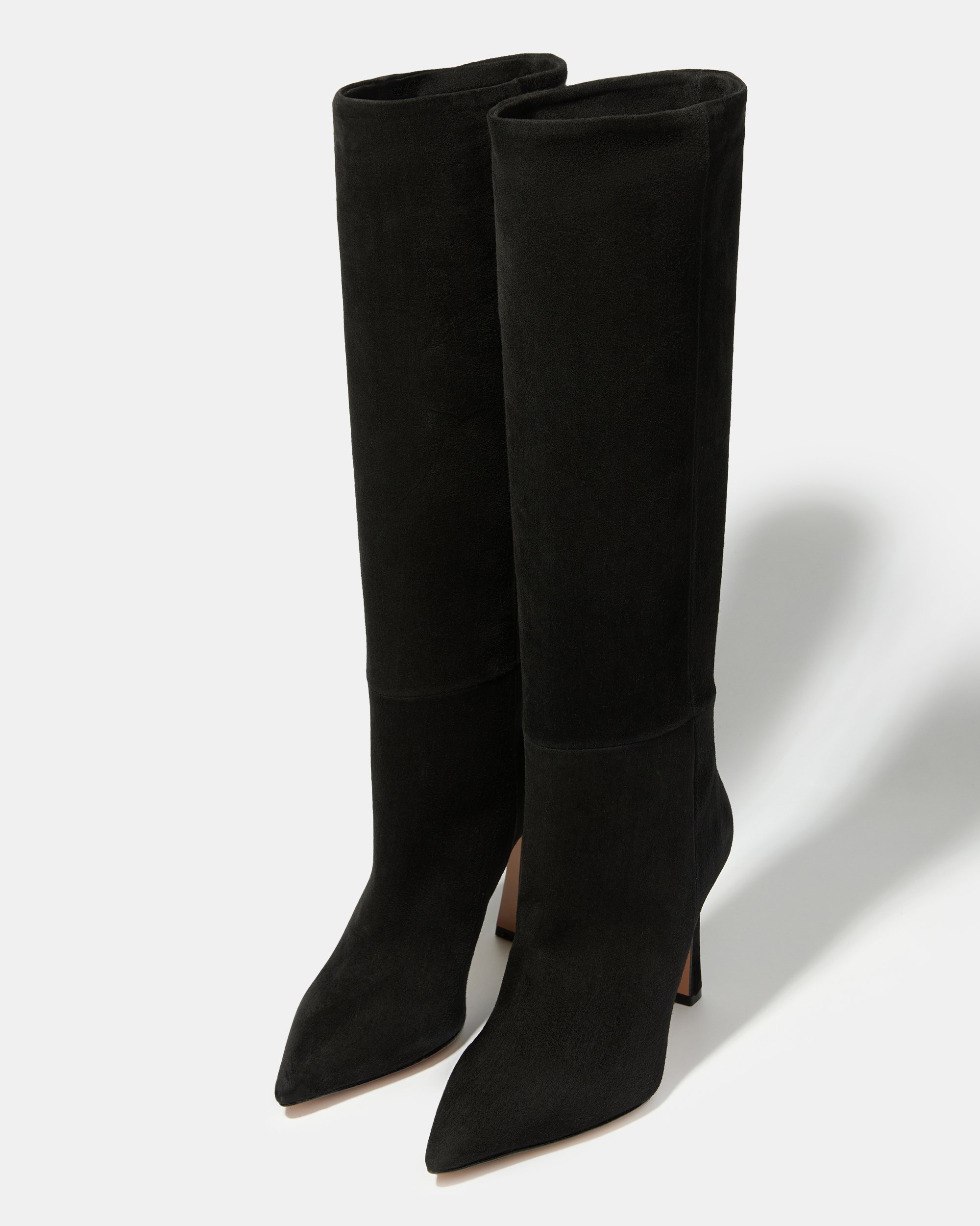 Черные высокие сапоги из натуральной замши