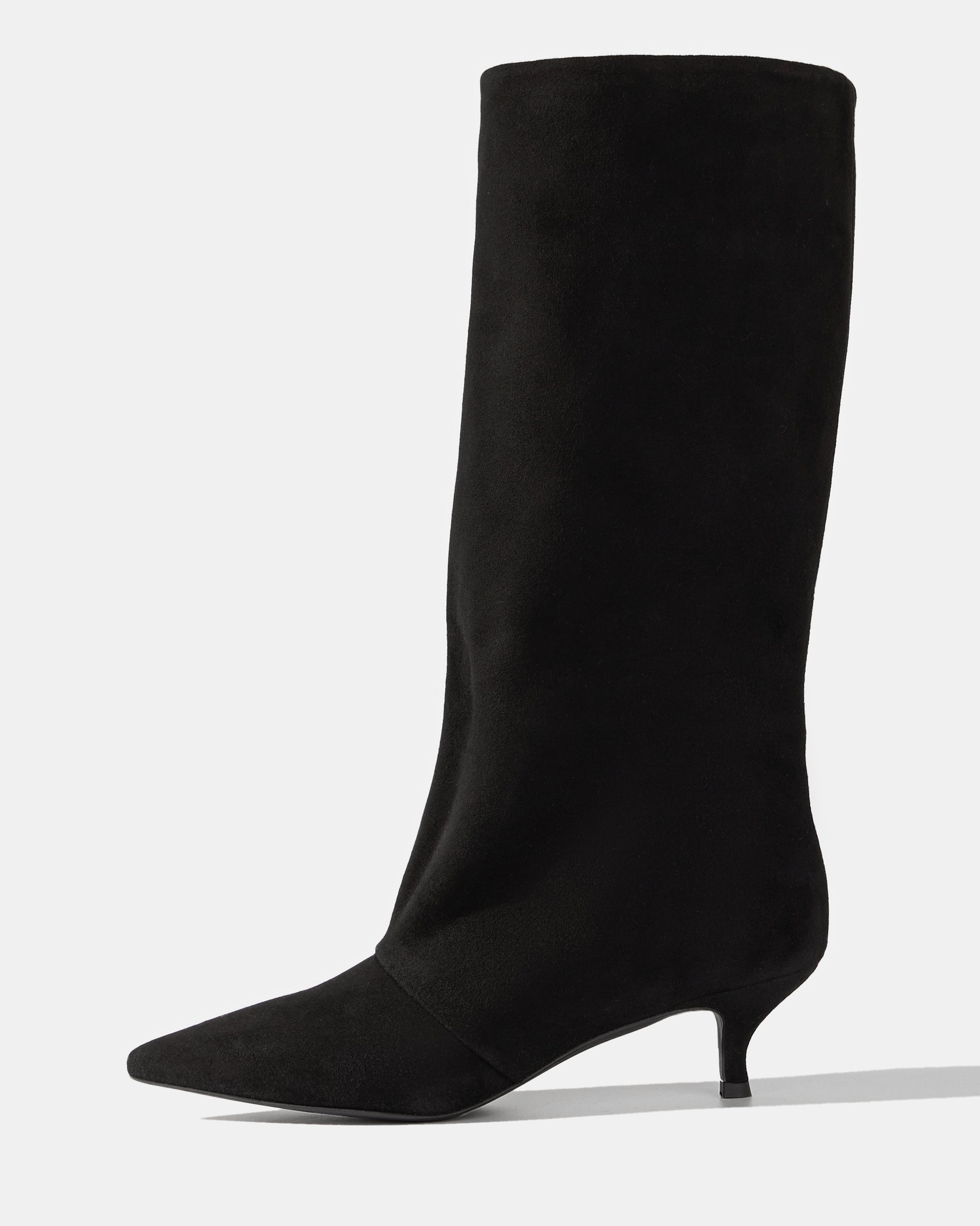 Черные замшевые сапоги