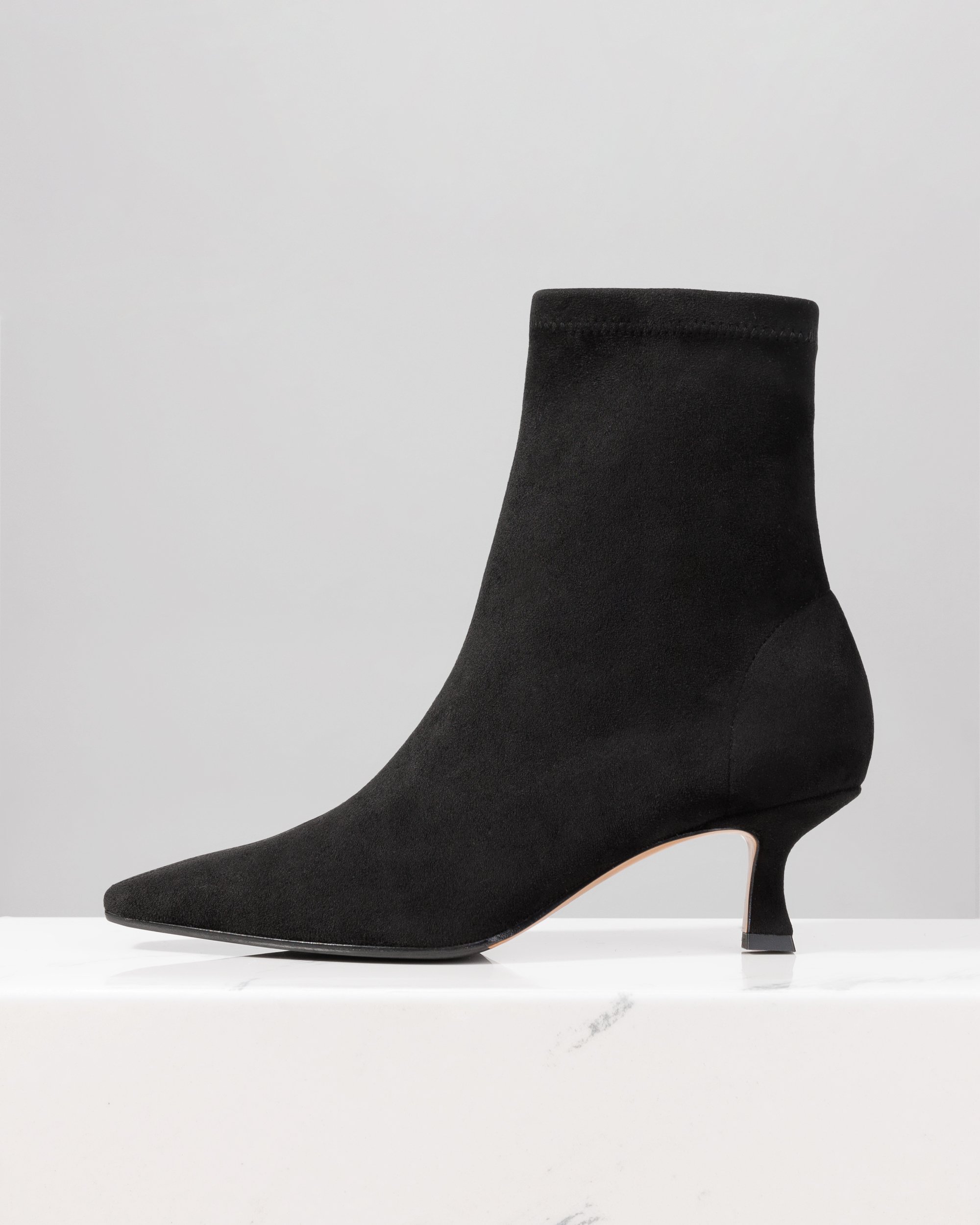 Черные ботильоны из натуральной замши - Main image