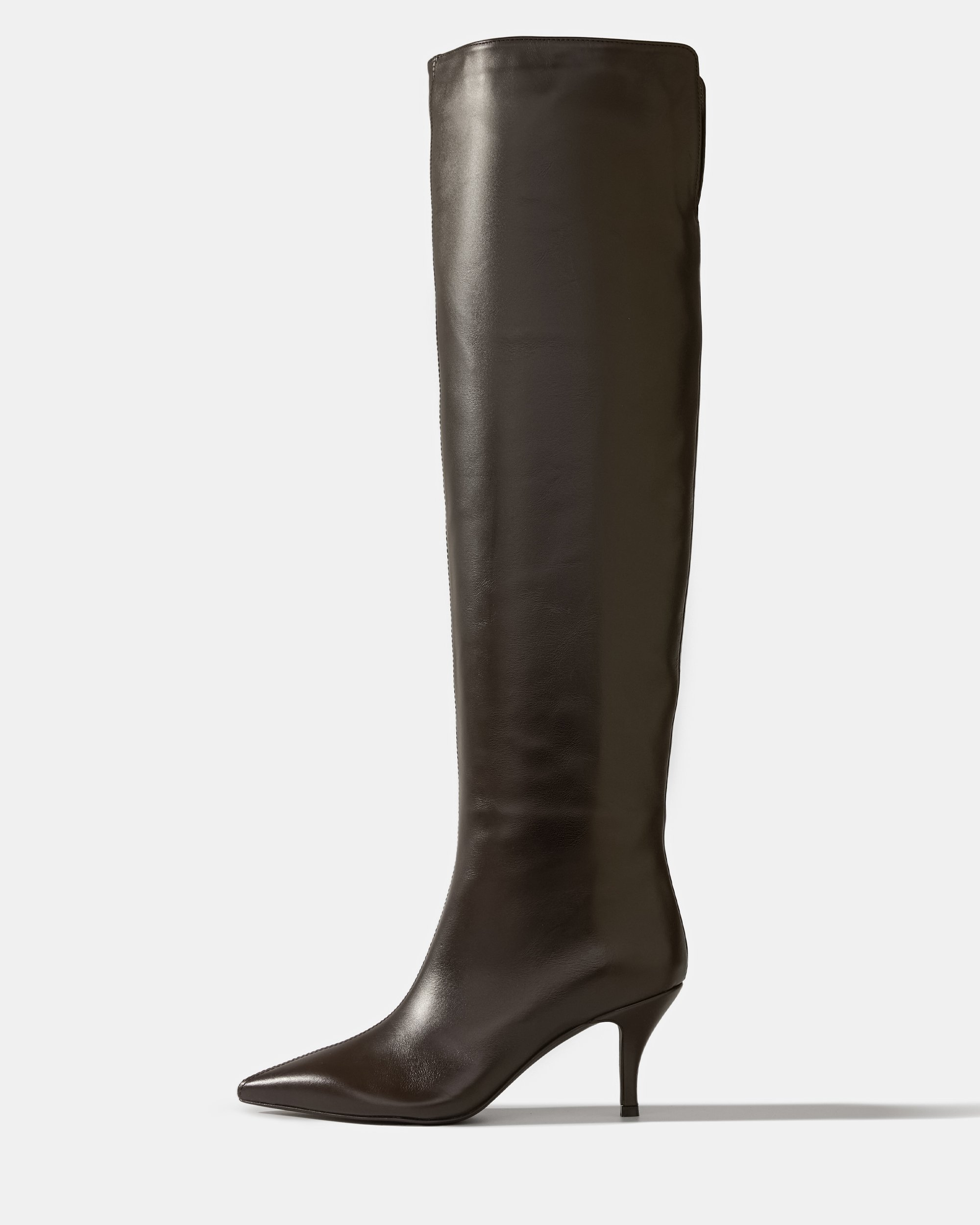 Темно-коричневые кожаные сапоги